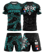 Vêtement MMA noir et turquoise avec motif loup, rashguard personnalisé et short assorti