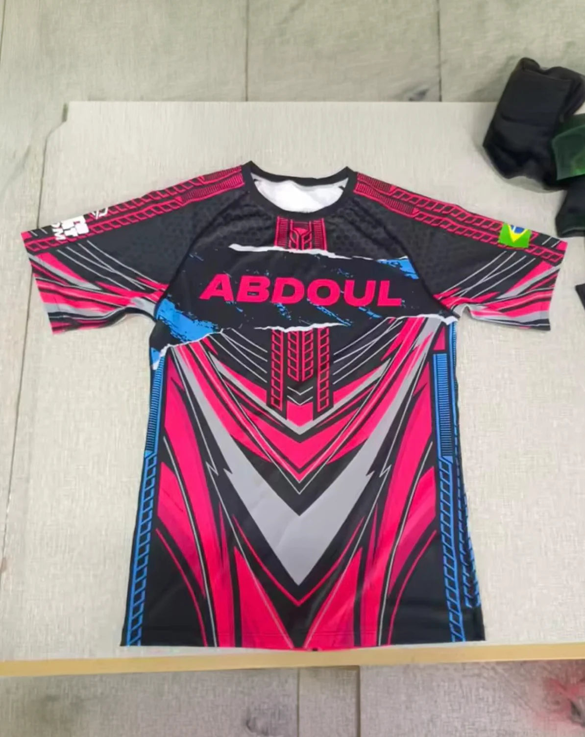 Ensemble MMA Personnalisé "TURBO Pink" - Nom + Drapeau | OCTOGOAT