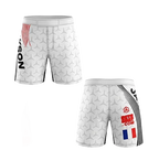 Short MMA blanc épuré avec motifs géométriques gris, personnalisé avec nom et arborant le drapeau français tricolore à l'arrière.