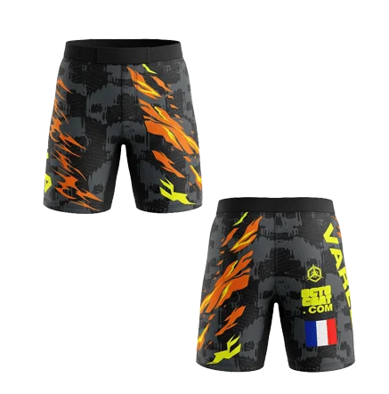 Short de combat MMA gris et noir avec des flammes , personnalisé avec drapeau à l'arrière.