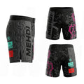 Short MMA noir Octogoat personnalisé avec motif AK47 gris, éclairs roses et drapeau à l'arrière pour le combat et le grappling.